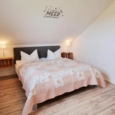 Zauberhafte Ferienhaushaelfte Kuestenliebe Am Sehlendorfer Ostseestrand