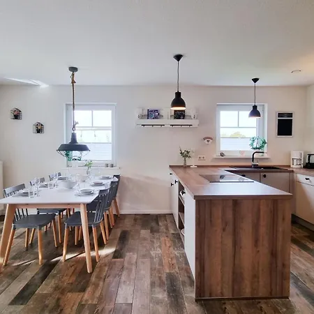 Zauberhafte Ferienhaushaelfte Kuestenliebe Am Sehlendorfer Ostseestrand