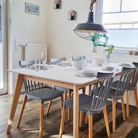 Casa vacanze Zauberhafte Ferienhaushaelfte Kuestenliebe Am Sehlendorfer Ostseestrand *